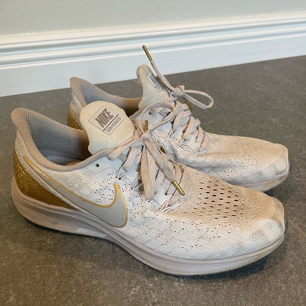Nike women’s sneakers, good condition